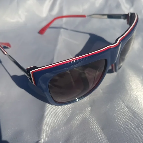 Marc By Marc Jacobs Red White Blue Sunglasses Small Unisex No Case - Picture 5 of 9